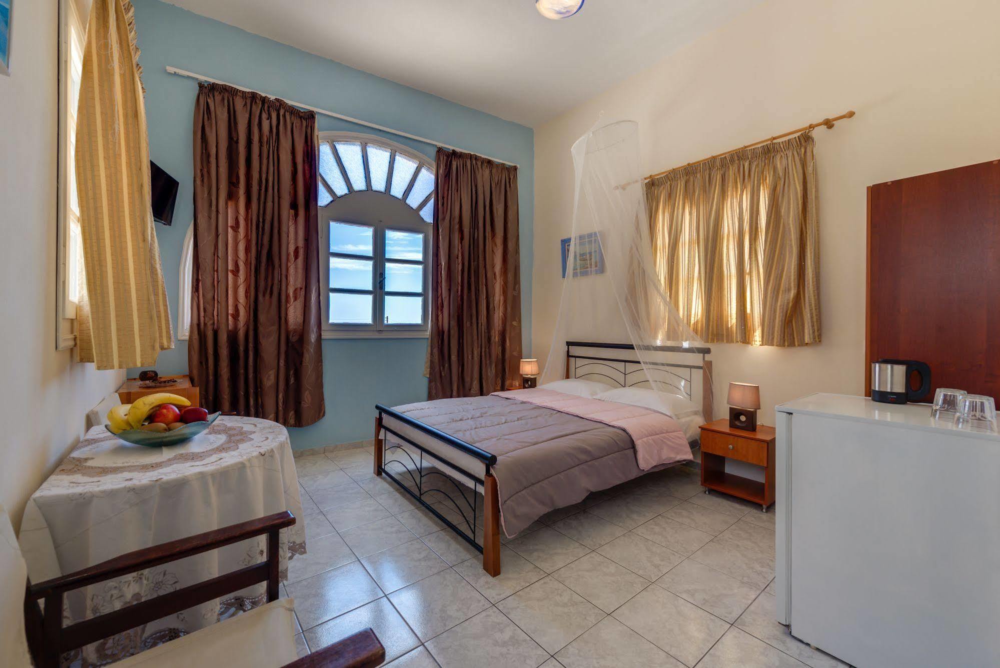 Onar Rooms & Studios Períssa Extérieur photo