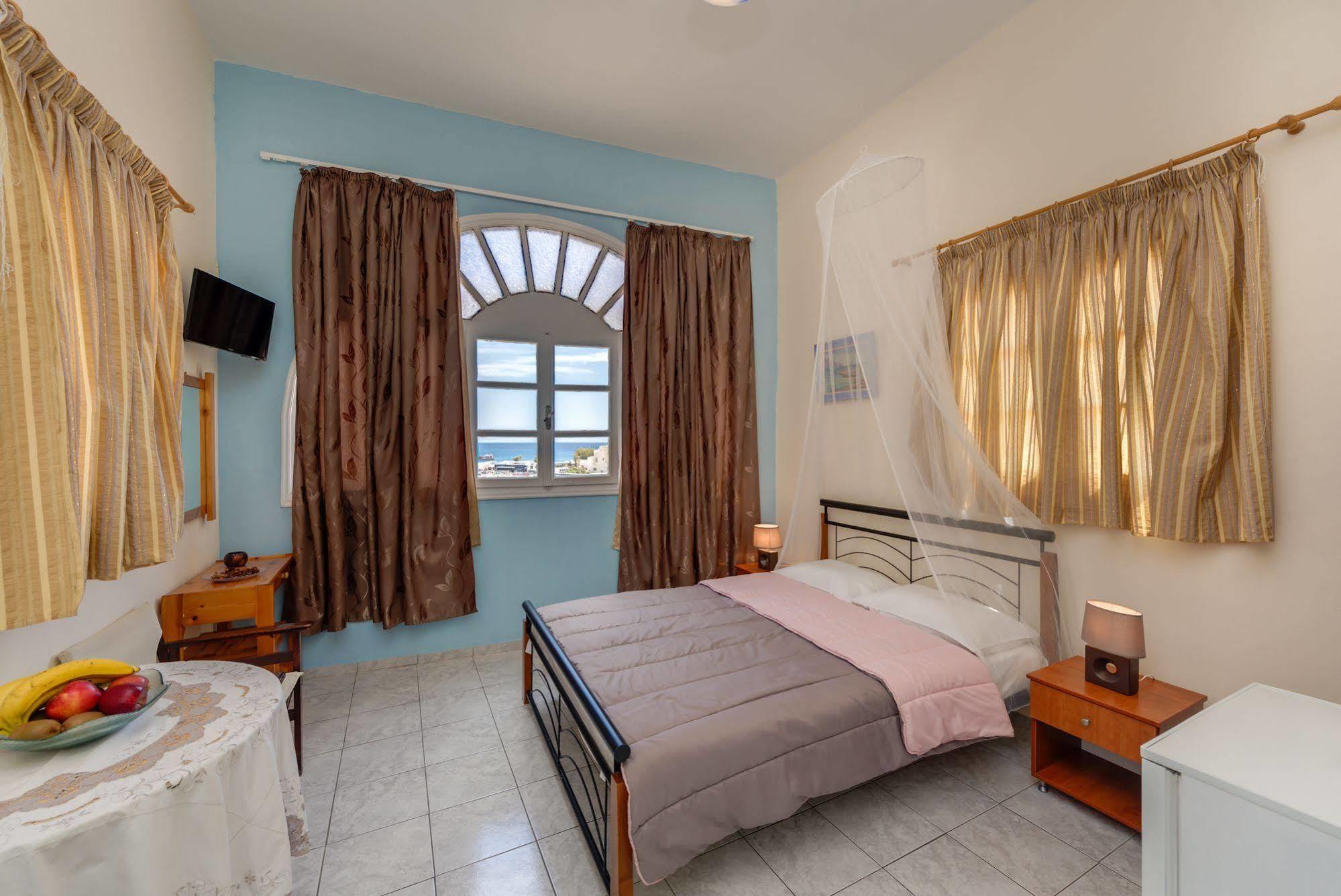 Onar Rooms & Studios Períssa Extérieur photo