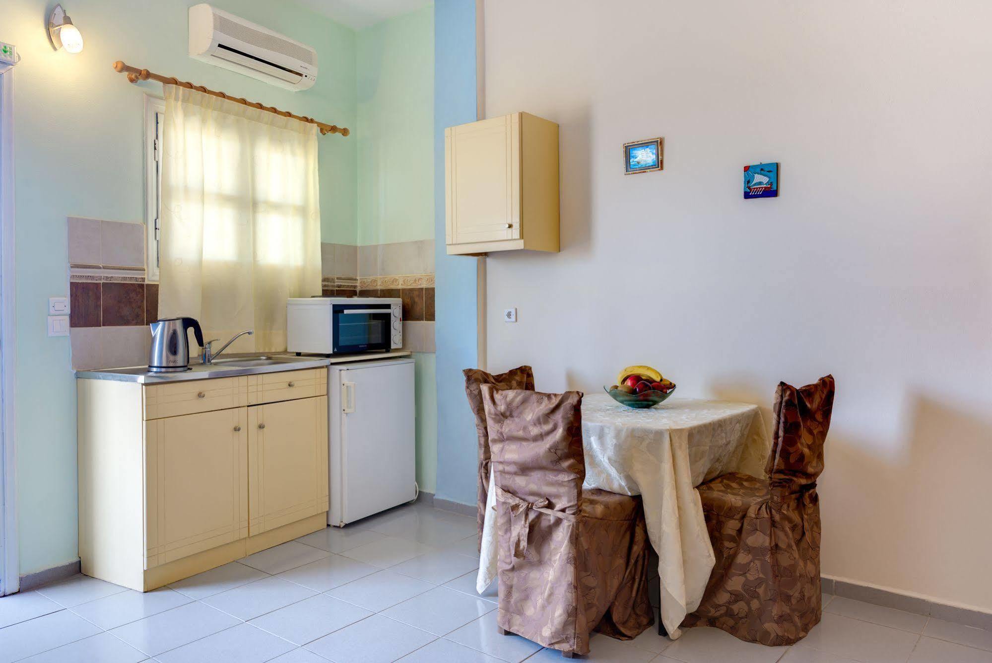 Onar Rooms & Studios Períssa Extérieur photo