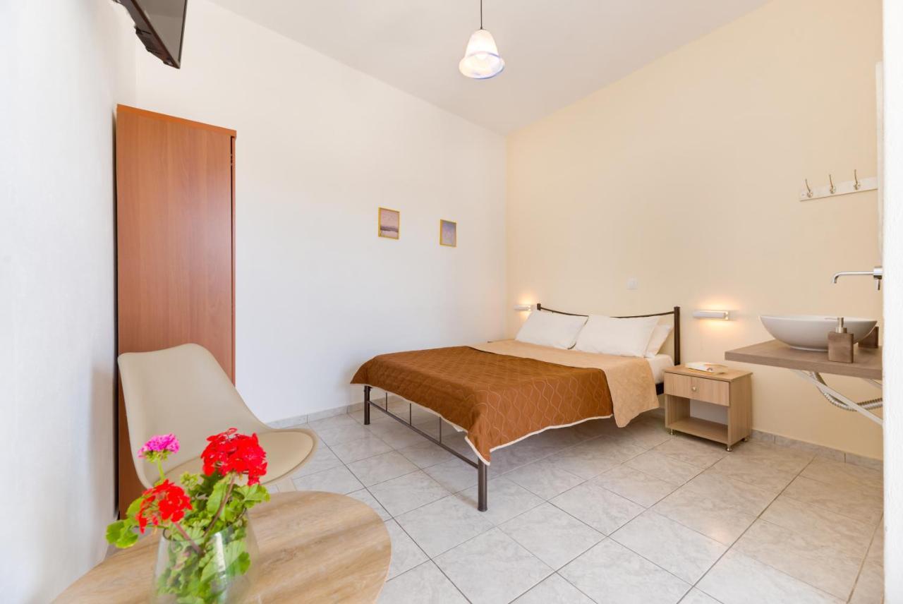 Onar Rooms & Studios Períssa Extérieur photo